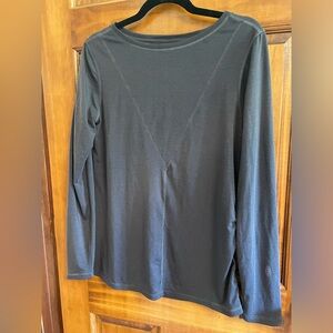 Indygena long sleeve tee. Medium. Gray. Indyeva